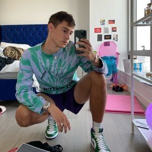 Meet your Posher, Maxwell